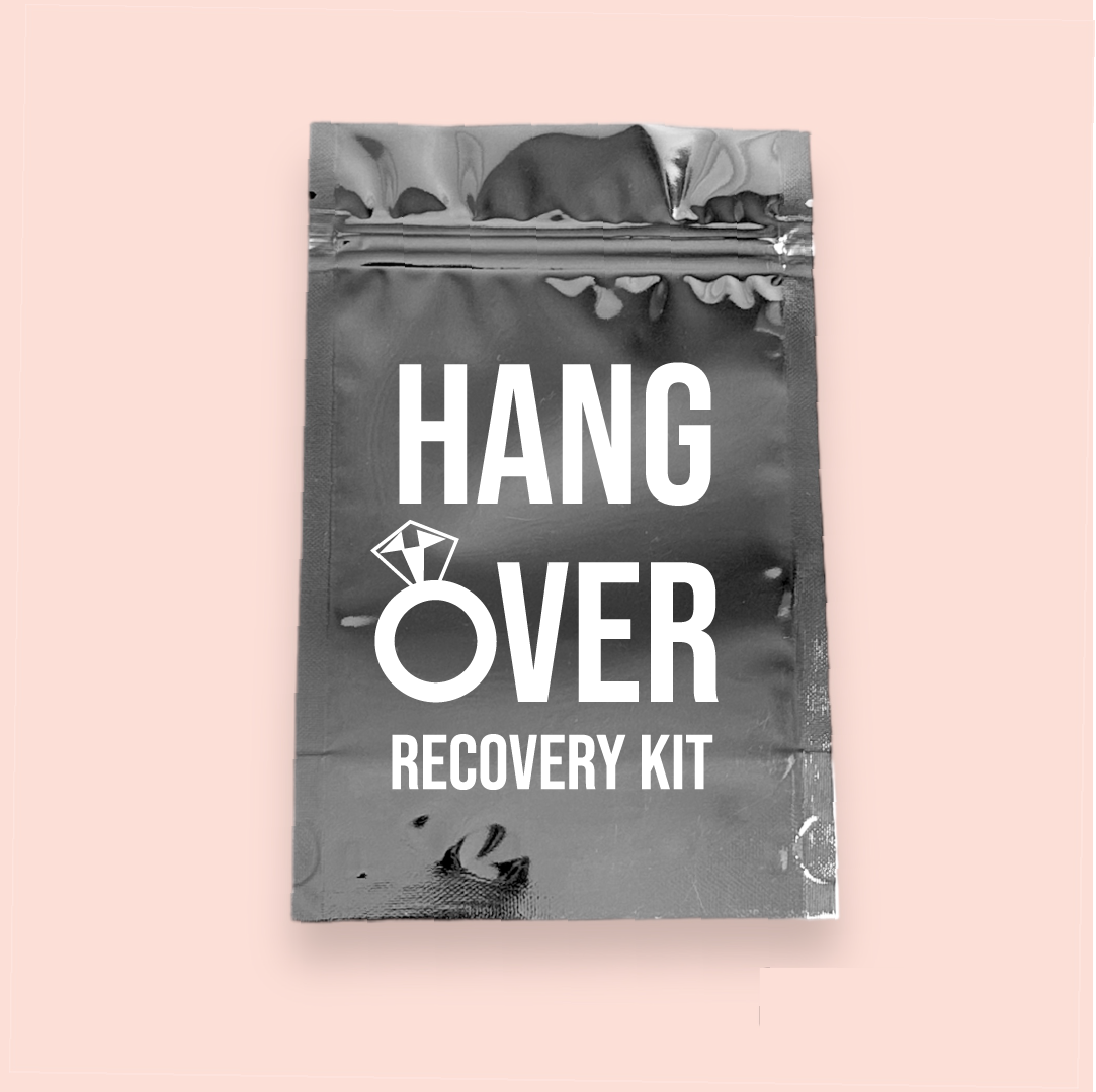 Bolsa plateada/metalizada "Hangover Kit"