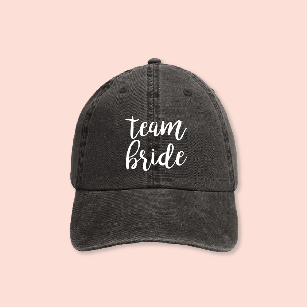 Gorra negra deslavada "Team bride"