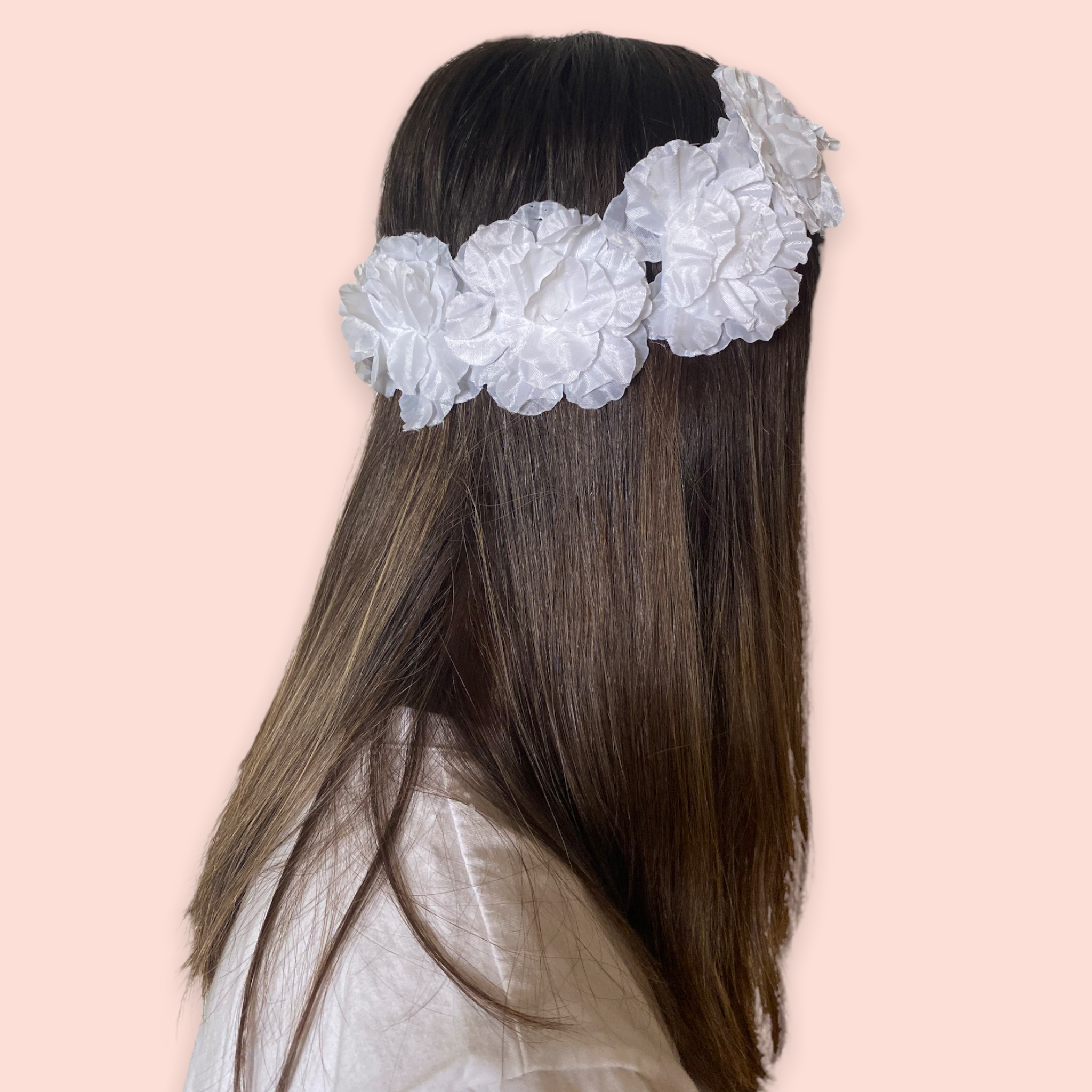 Corona de flores blanca
