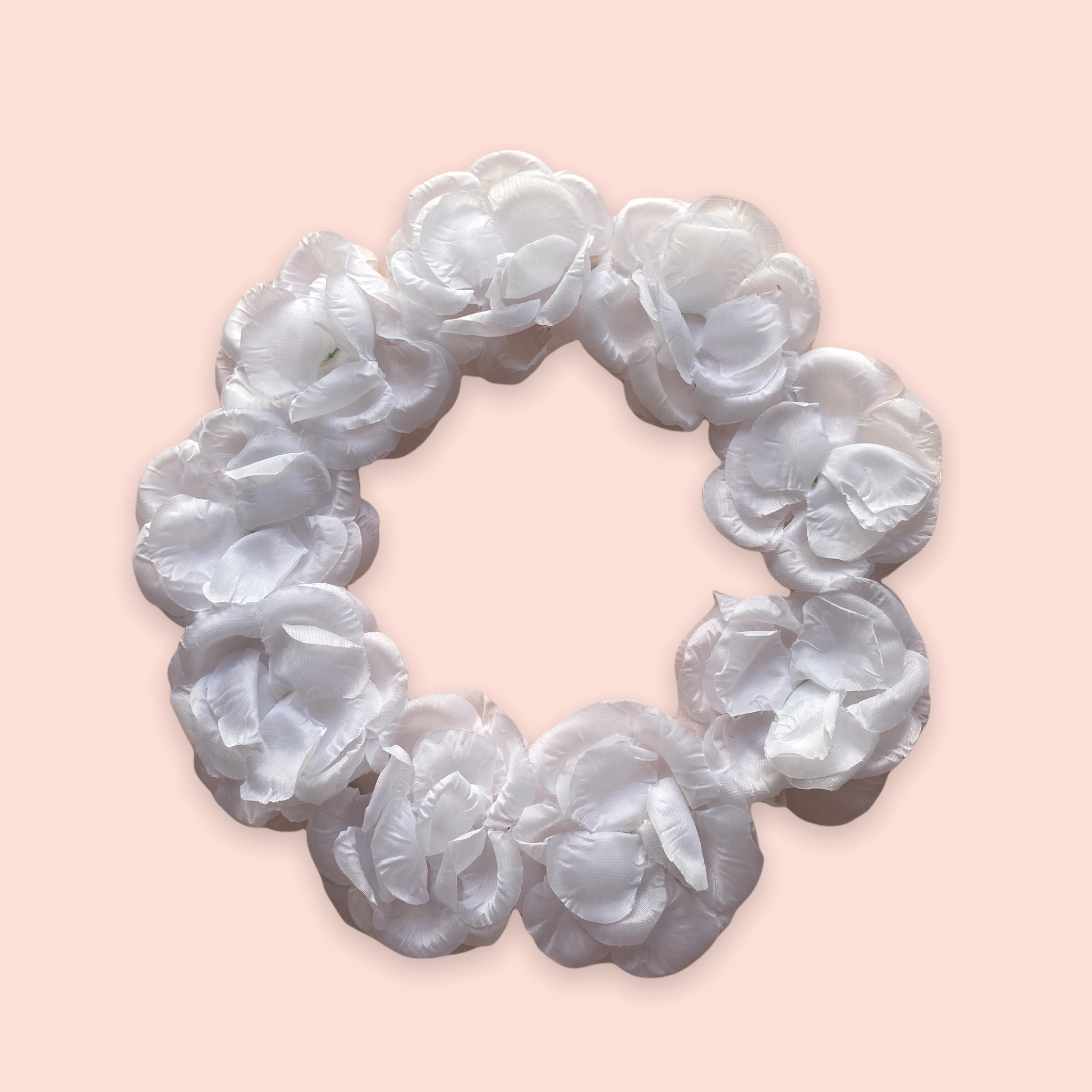 Corona de flores blanca