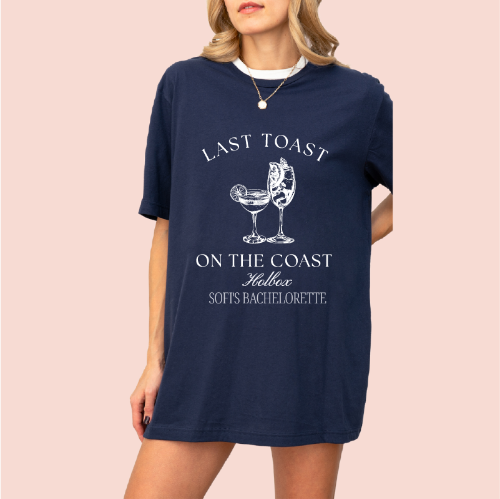 Playera oversize azul "Last toast on the coast"