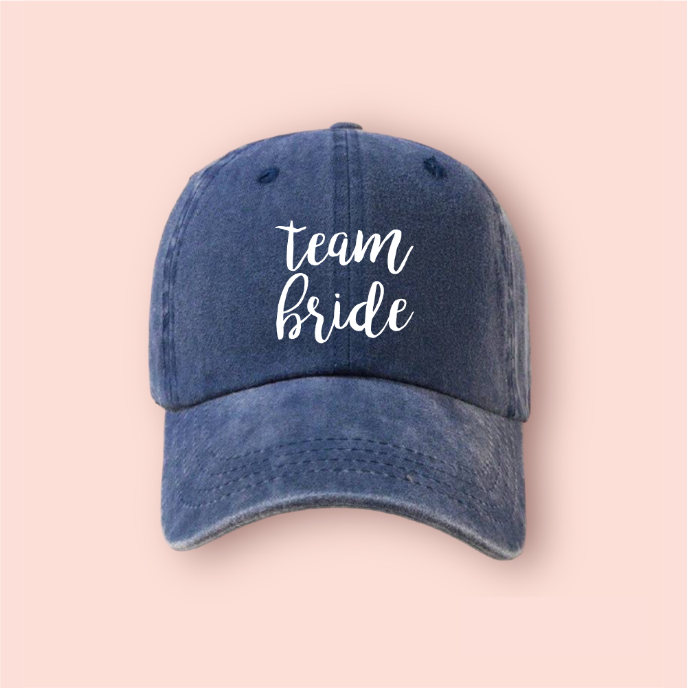 Gorra azul marino deslavada "Team bride"