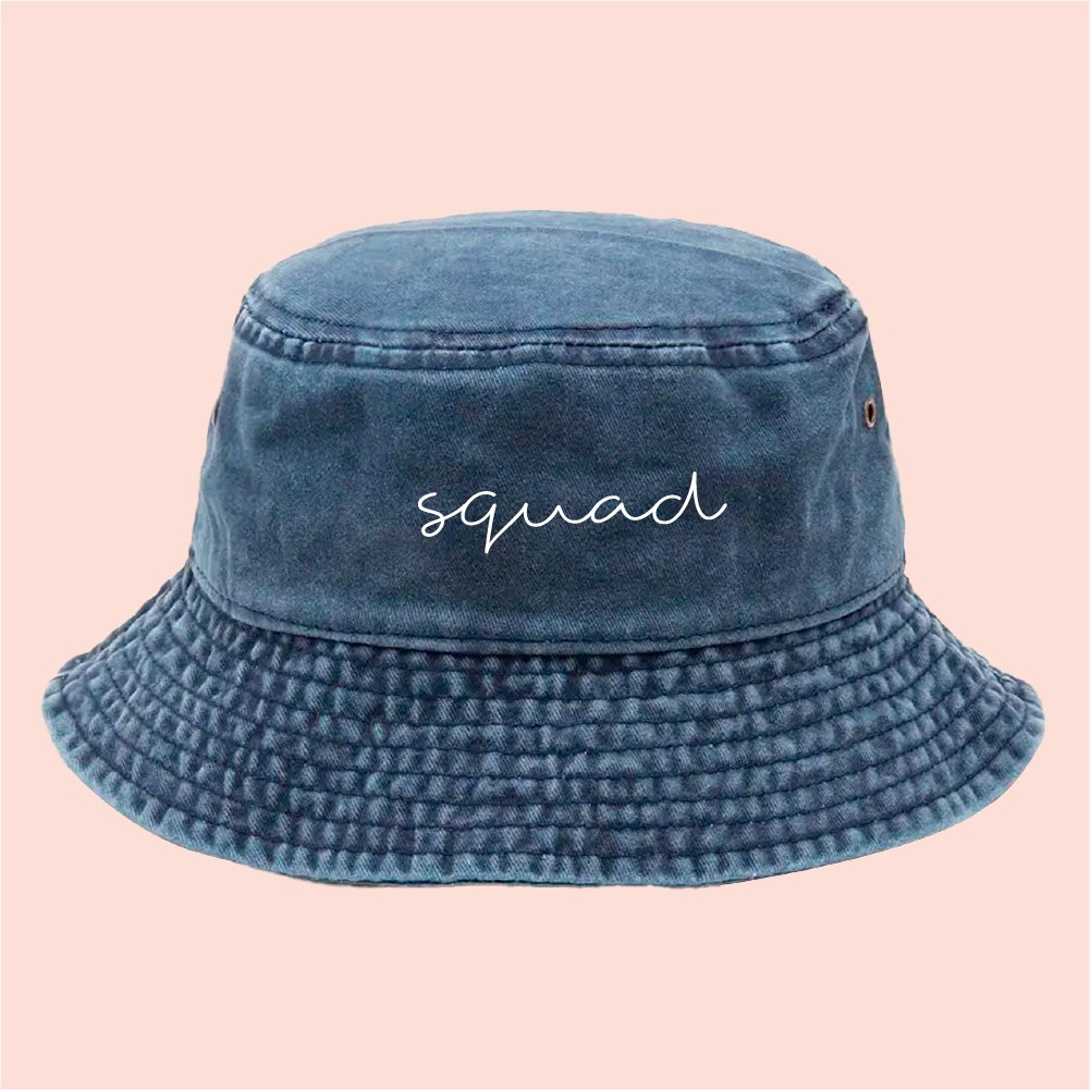 Bucket hat azul deslavado "squad"