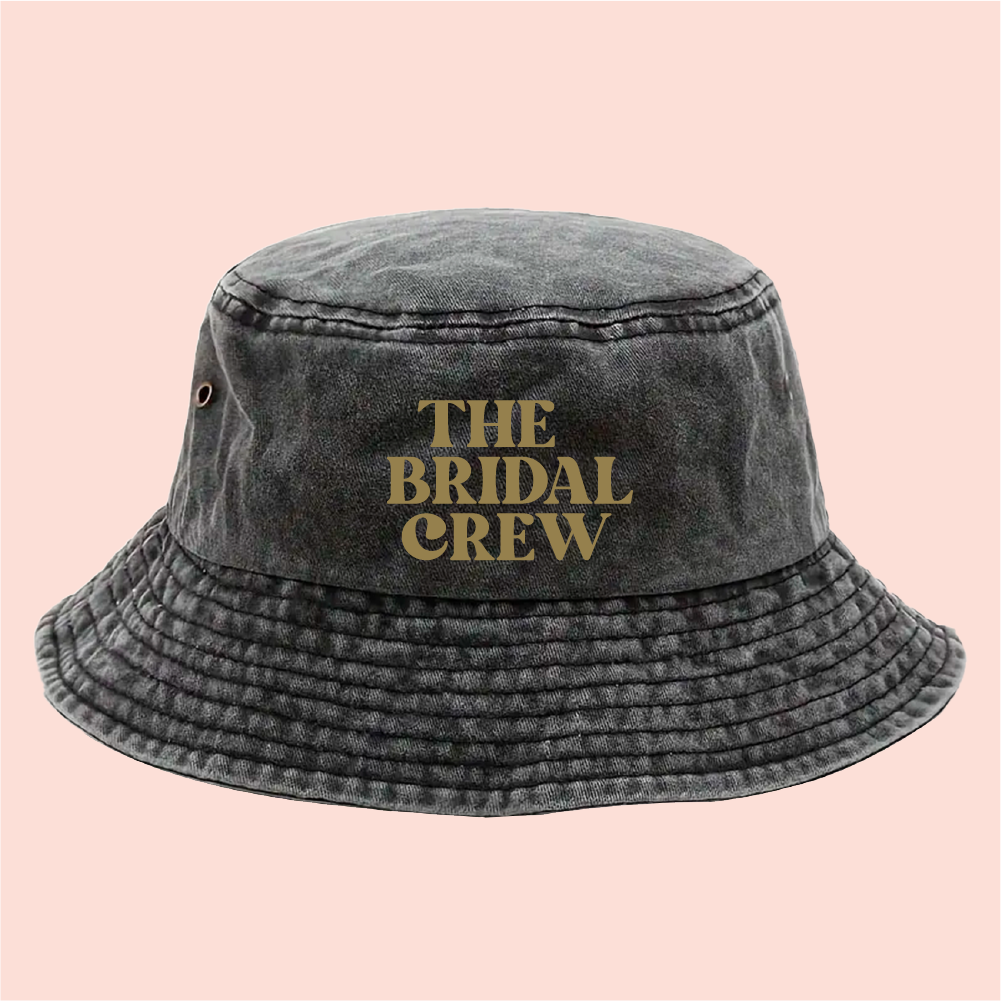 Bucket hat negro deslavado "The bridal crew"