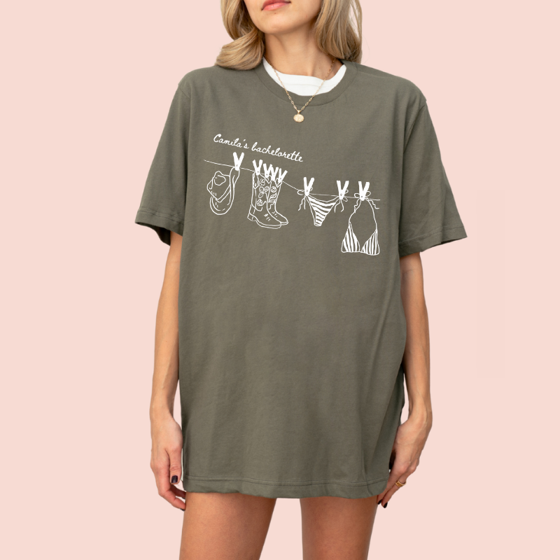 Playera oversize personalizada "Boots and Bikinis"