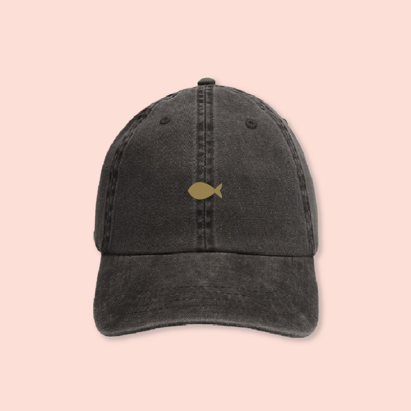 Gorra negra deslavada "pez"