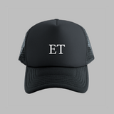 Gorra negra personalizada con iniciales