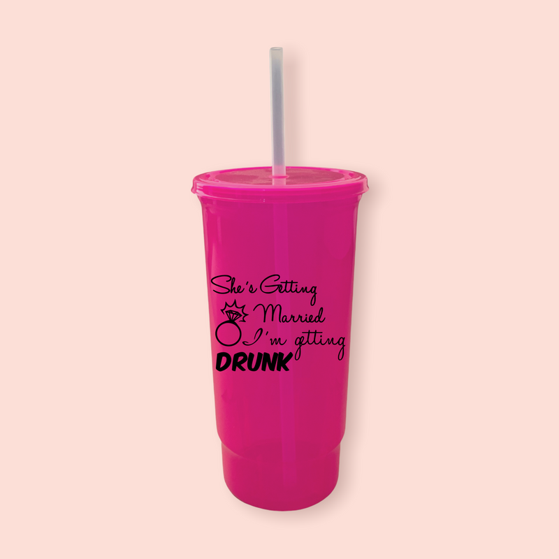 Vaso grande "She´s getting married I´m getting drunk"