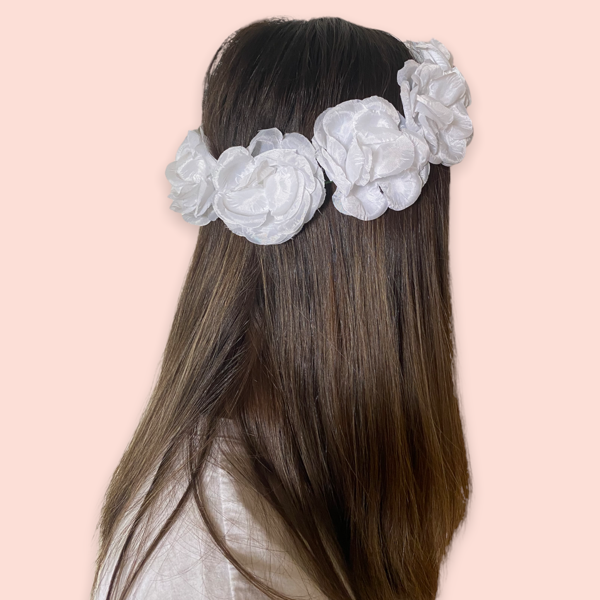 Corona de flores blanca