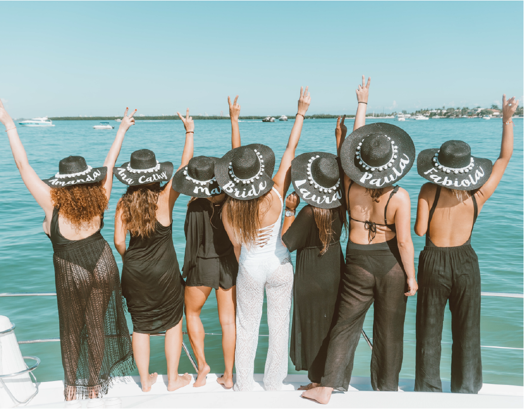 Sombrero playero negro personalizado texto blanco